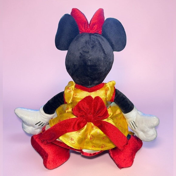Disney World Minnie Mouse 40th Anniversary Plush - with 40th Golden Emblem - Picture 2 of 4